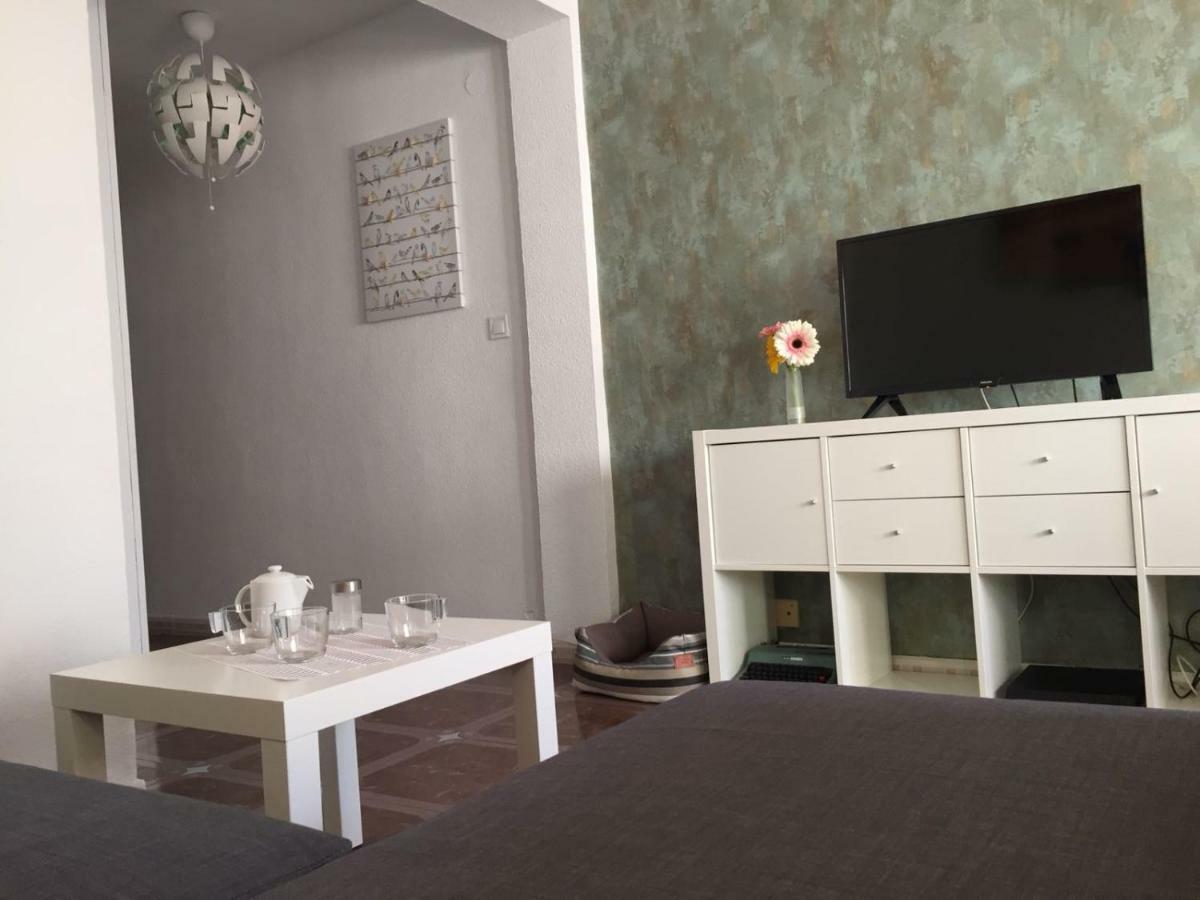Апартаменты Apartamento Angelinma Малага Экстерьер фото