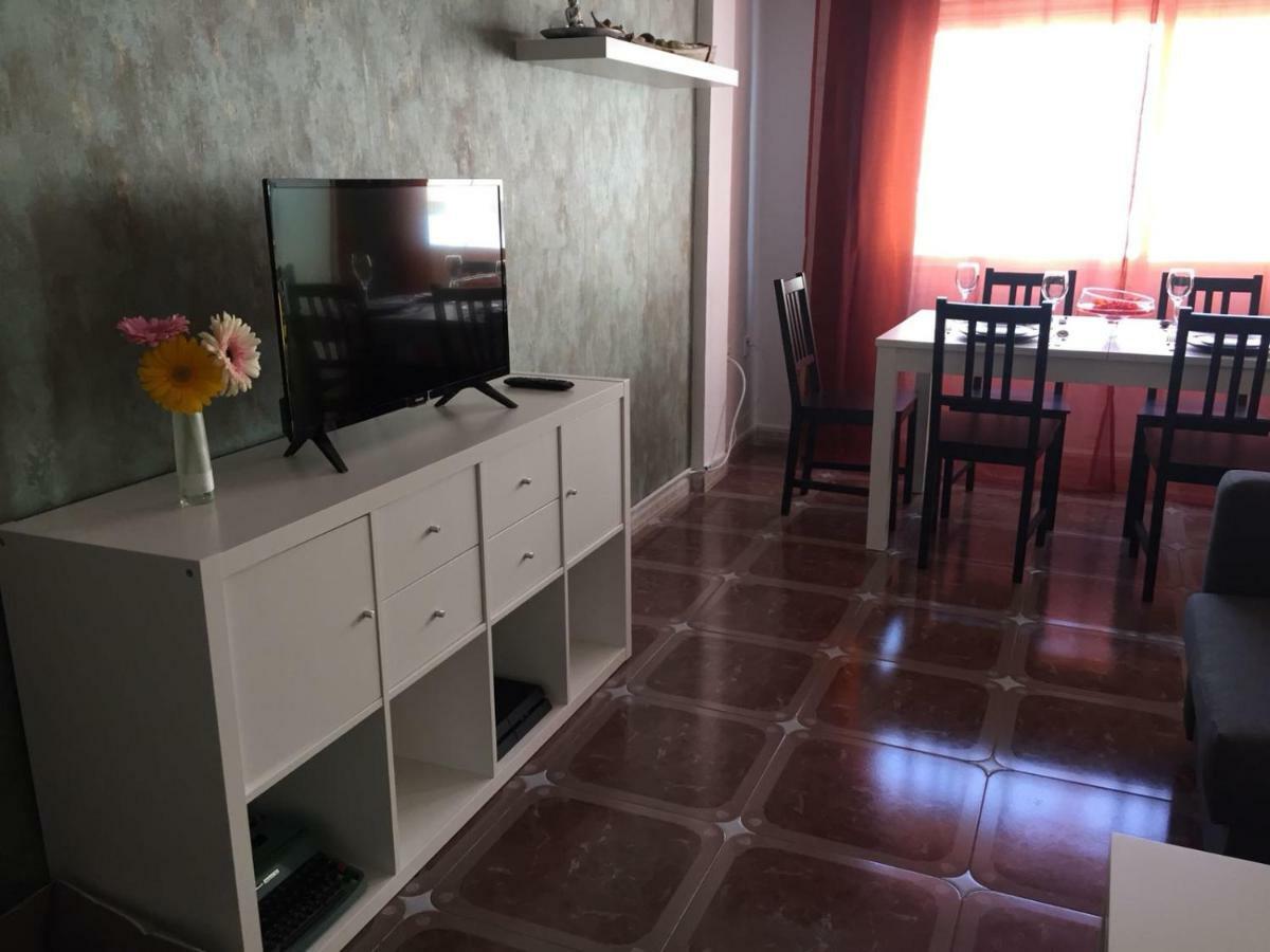Апартаменты Apartamento Angelinma Малага Экстерьер фото